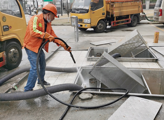 潭牛镇隔油池清理